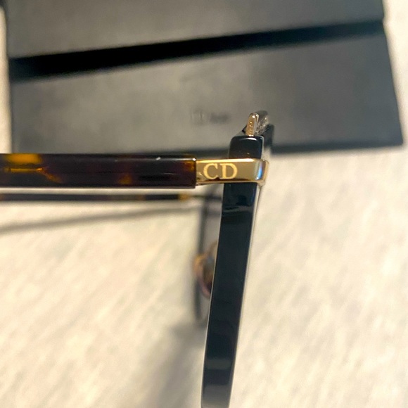 Christian Dior Sunglasses Perfect Condition - Picture 2 of 4